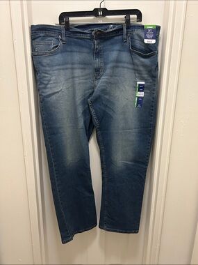 George Relaxed Fit Men's Jeans in Medium Blue Wash